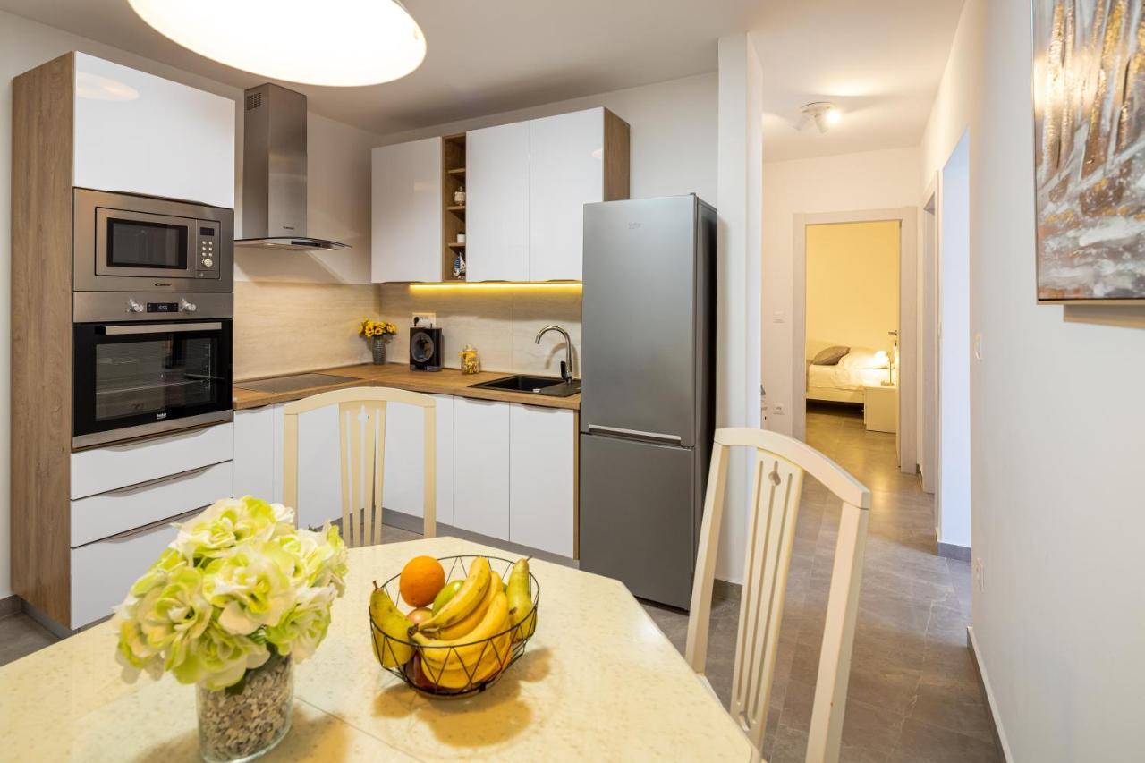 Apartment Navika Omiš Zewnętrze zdjęcie