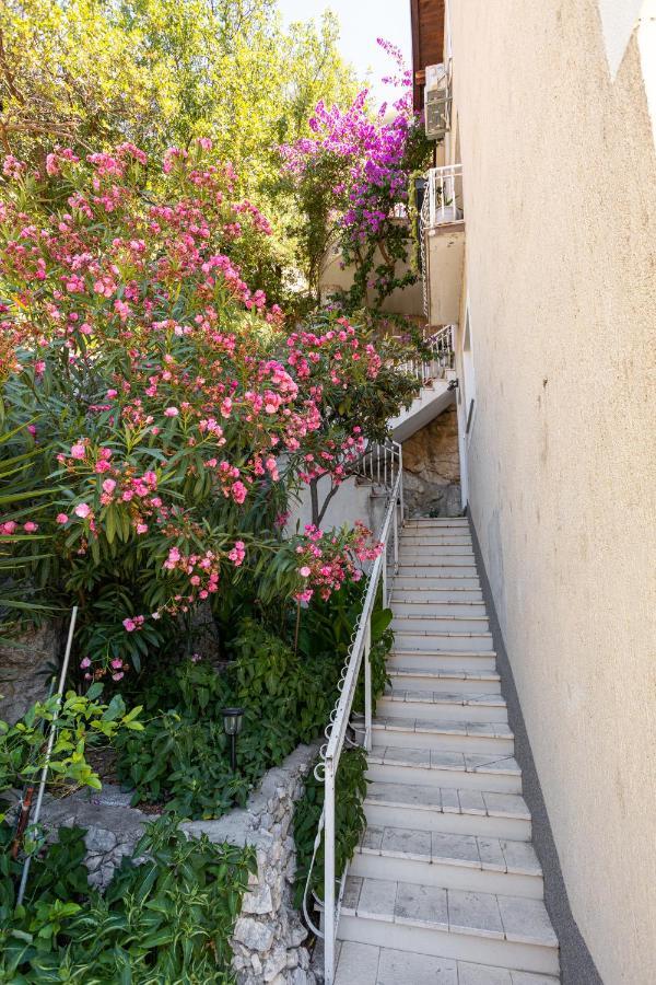 Apartment Navika Omiš Zewnętrze zdjęcie