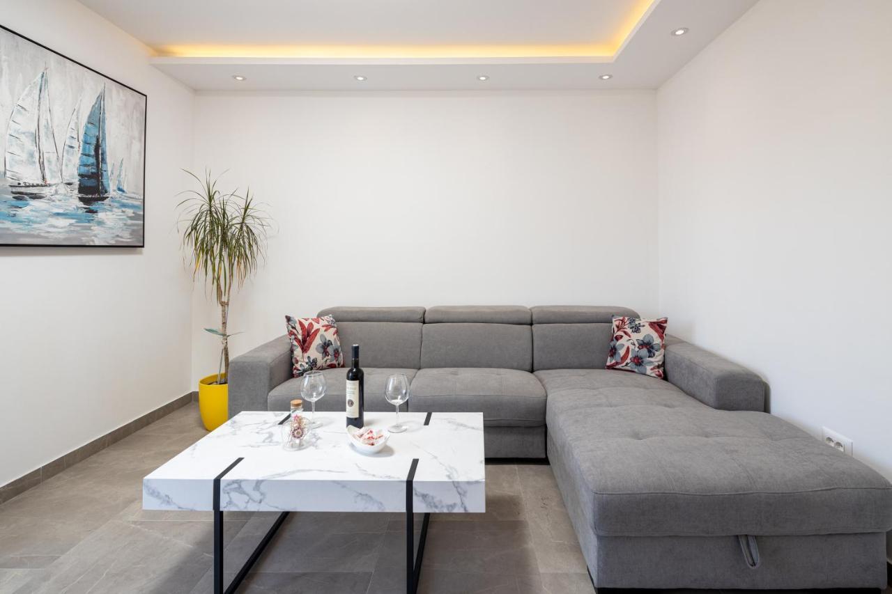 Apartment Navika Omiš Zewnętrze zdjęcie