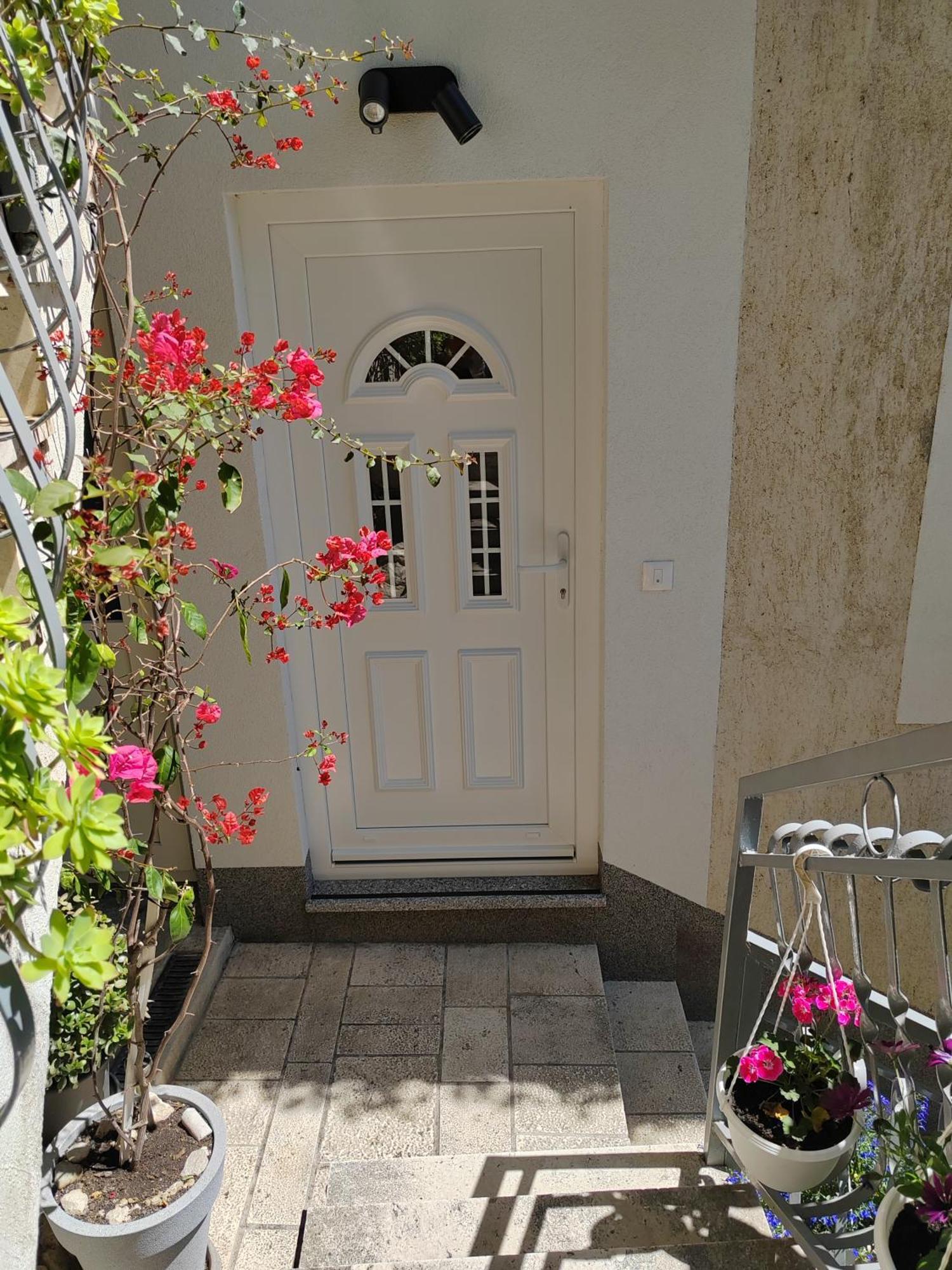 Apartment Navika Omiš Zewnętrze zdjęcie